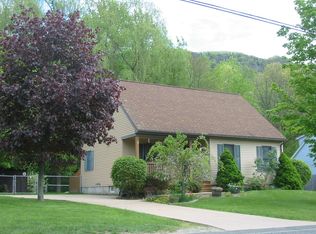 416 East St, Easthampton, MA 01027