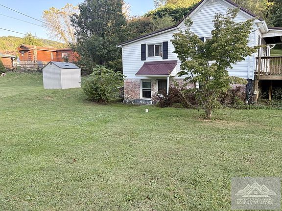 4th image of 115 Bluestone Ave