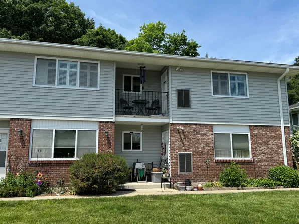 140 Thompson Street APT 30D, East Haven, CT 06513