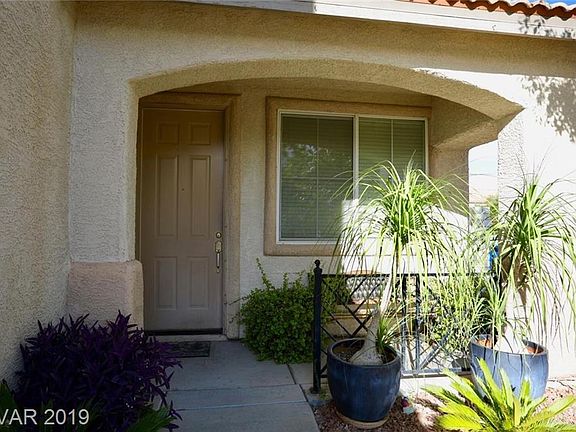 3rd image of 496 Manderley Ct