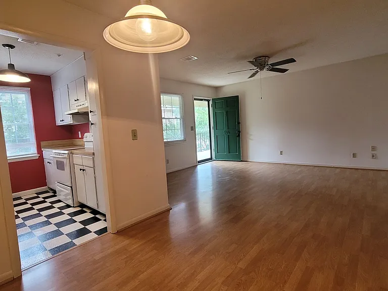 544 Wimbledon Ct — Photo 6