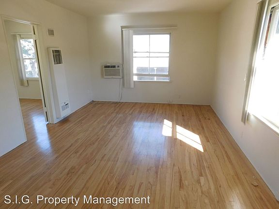 3rd image of 709 S Louise St