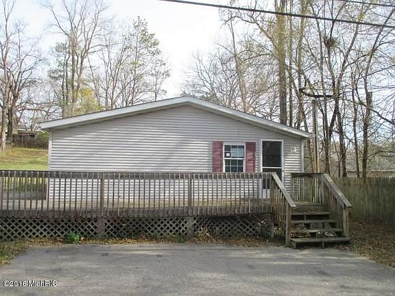 2nd image of 672 New North Dexter St
