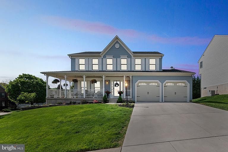 1st image of 401 Silver Beech Ct