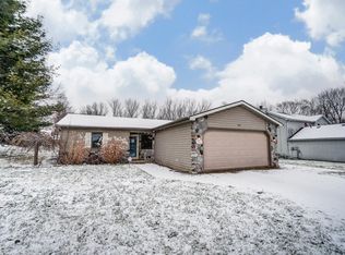 5931 Horseshoe Bnd, Fort Wayne, IN 46825