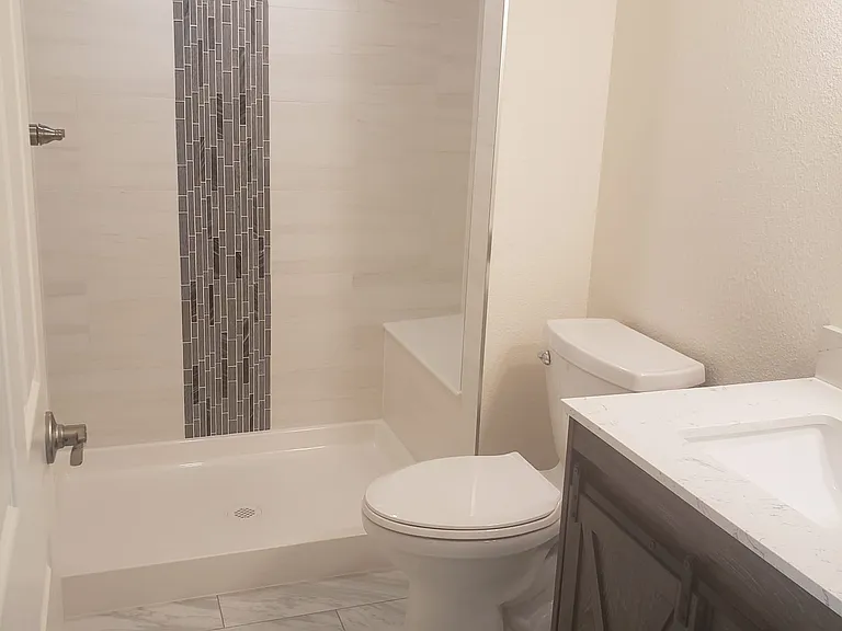 2445 Clayton Cir — Photo 21