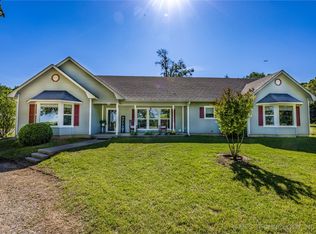 3127 Pleasant Hill Rd, Caddo, OK 74729