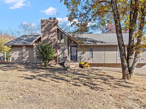 2nd image of 1920 Crystal Lake Ln