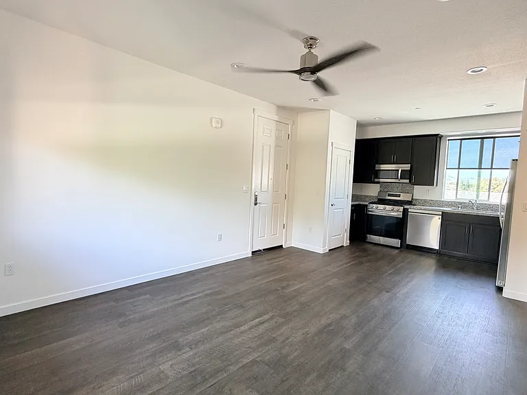 2500 Wildflower Sta #2500 — Photo 8