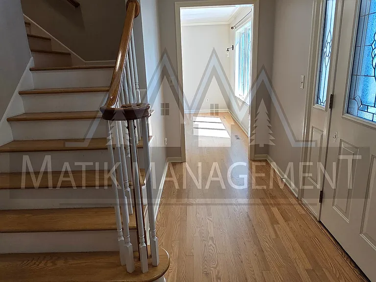 1420 Ridge Cliff Ln NE — Photo 6