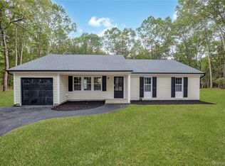 26 Hastings Dr, Ridge, NY 11961