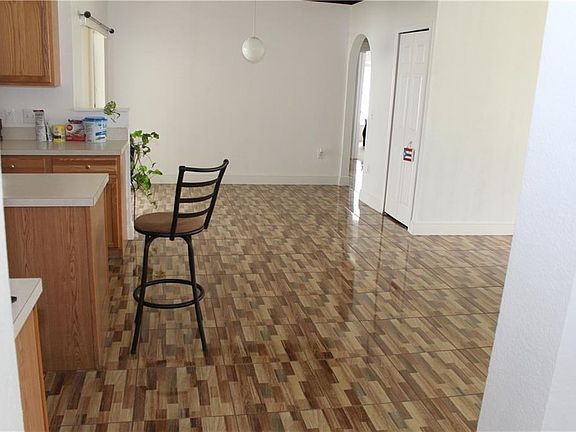 5th image of 641 Madrid Dr