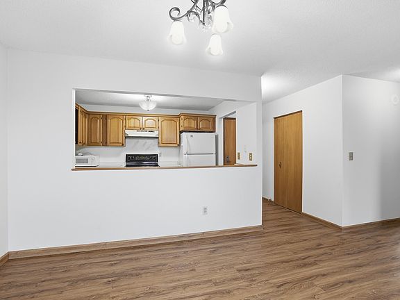 4th image of 1425 W 28th St APT 218