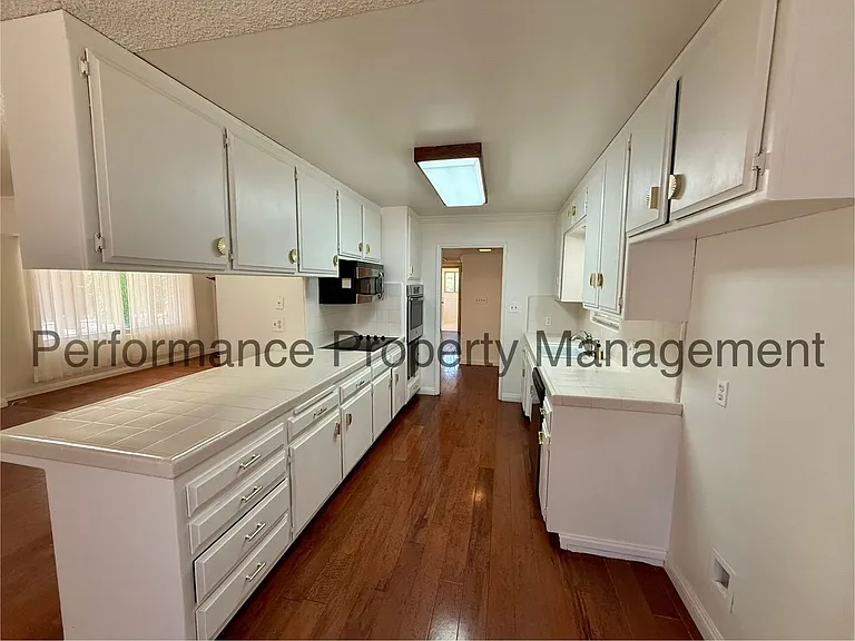 2508 Prestwick Ct — Photo 6