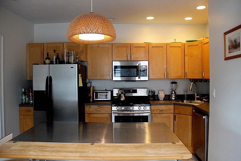 Eat-in Kitchen