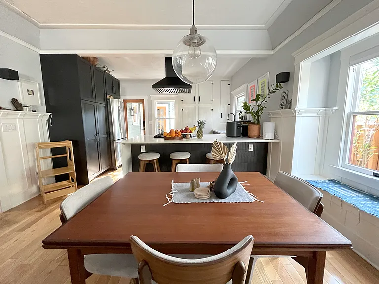 2258 Inez St — Photo 4