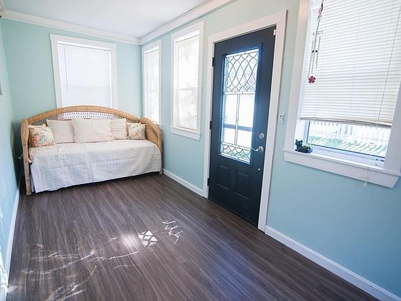 3rd image of 36 Fair Oaks Ave