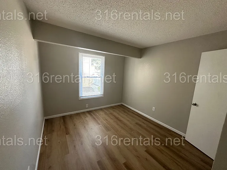 869 Nims St #1 — Photo 7