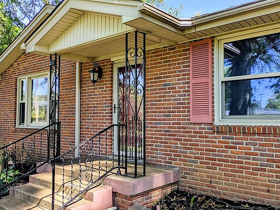 Small covered front porch.