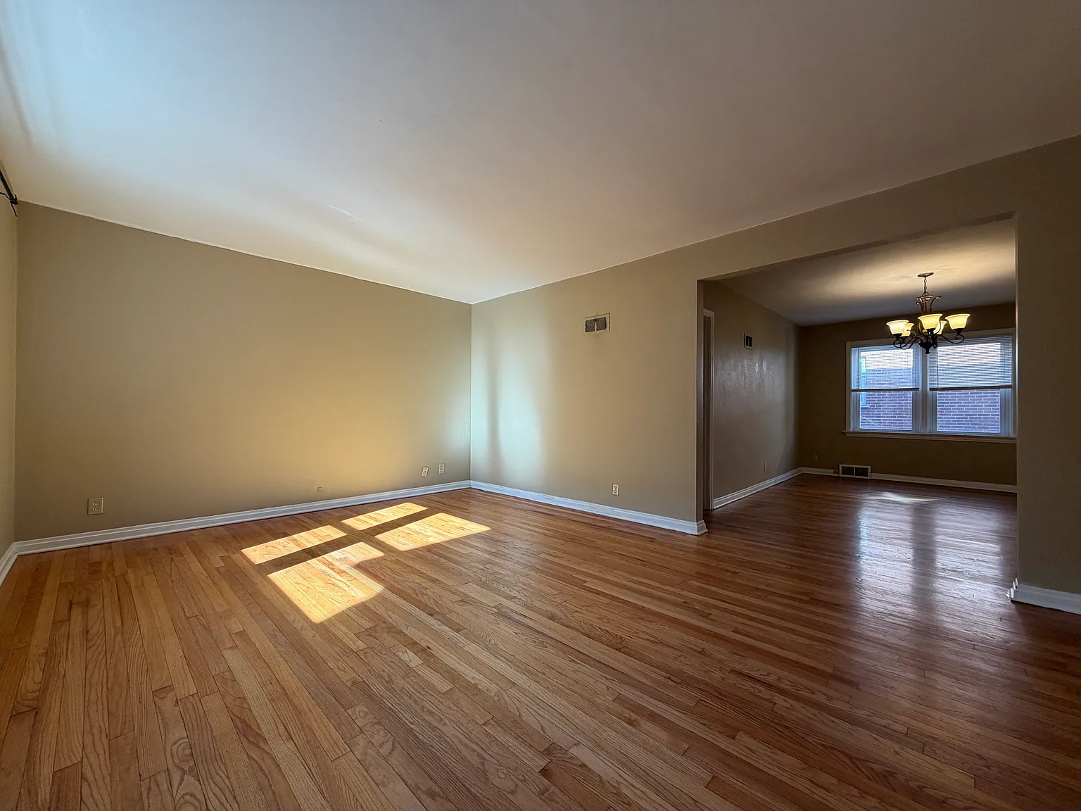 3 bed, 1500 sqft, $1,950 — Photo 4