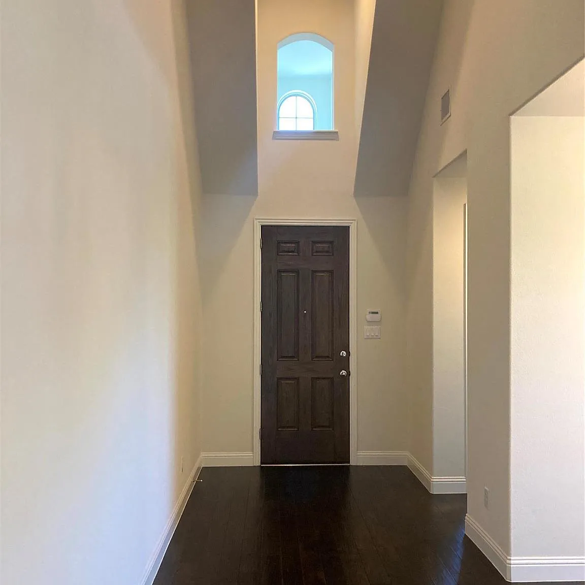 5 bed, 3195 sqft, $3,400 — Photo 2