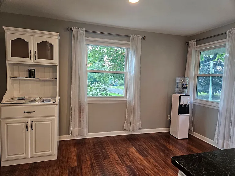 400 Spring Lea Dr — Photo 5