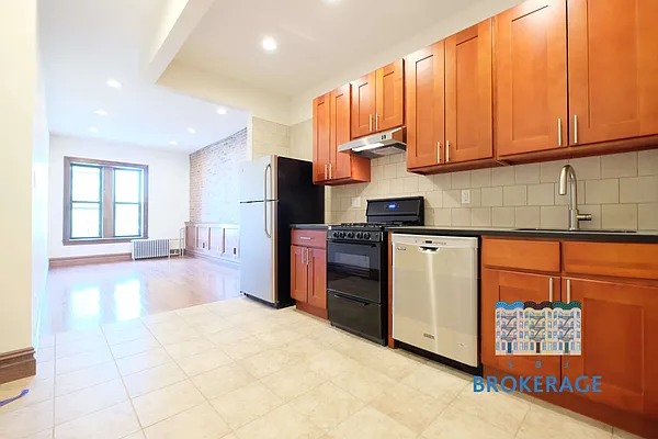 Rented by SBJ Brokerage, LLC | media 17