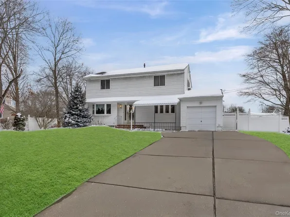 3 Brenner Road, Coram, NY 11727
