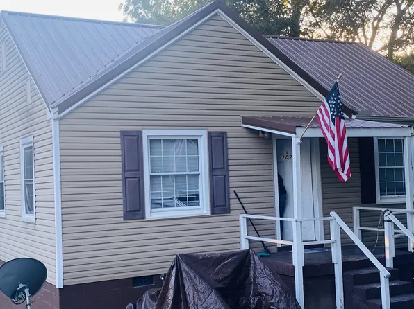 107 Greer Cir, Dickson, TN 37055