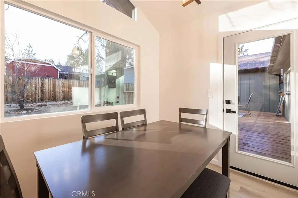 3 bed, 1372 sqft, $2,595 — Photo 4
