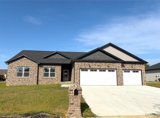 363 Sleeping Indian Dr, Freeburg, IL 62243