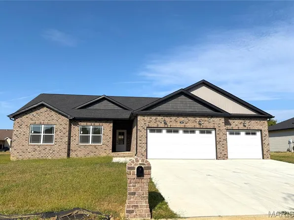 363 Sleeping Indian Dr, Freeburg, IL 62243