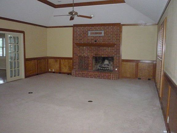4th image of 2604 Charleston Oaks Dr W
