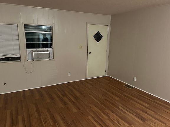 2nd image of 5 Madison Dr