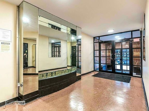5th image of 160 E 55th St APT 7B