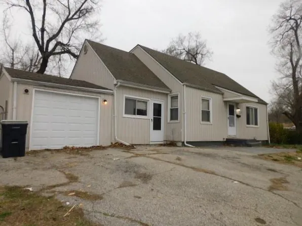 4745 E 44th St, Kansas City, MO 64130