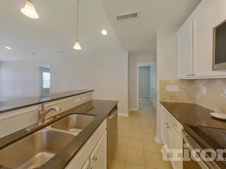4201 Broadstairs Dr — Photo 5