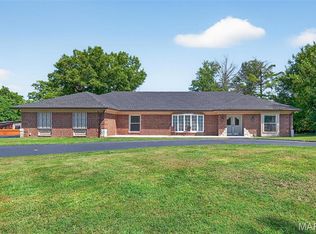 9 Kirken Knoll Dr, Saint Louis, MO 63131