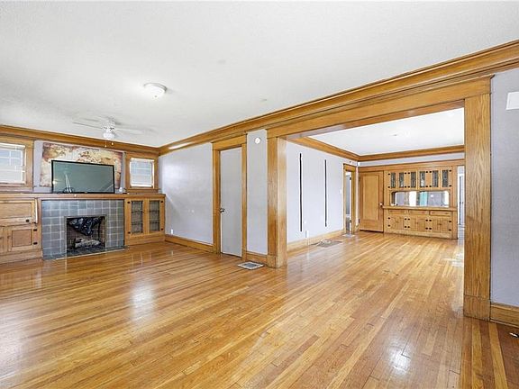 2nd image of 3547 Bellefontaine Ave