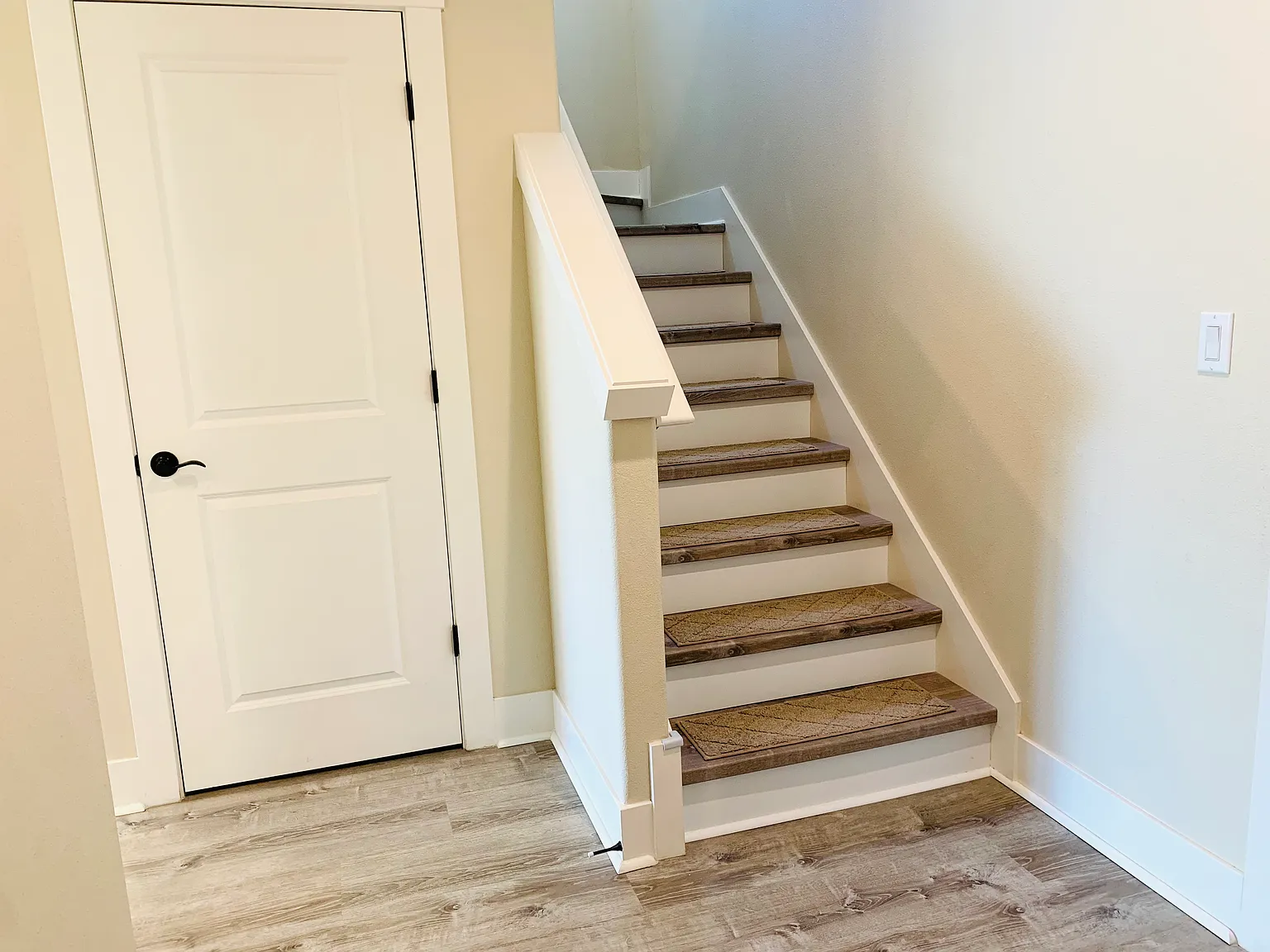 4 bed, 2.5 bath, 2015 sqft, $3,040 — Photo 4