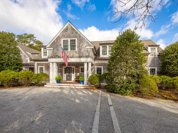 59 Hagerty Dr, Tisbury, MA 02568