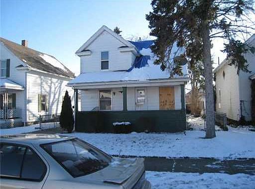 1st image of 613 W 6th St