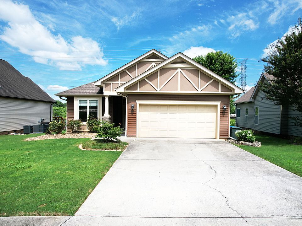 1st image of 955 Dodie Dr