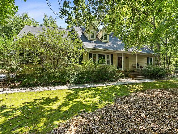 2nd image of 302 Rosebay Dr