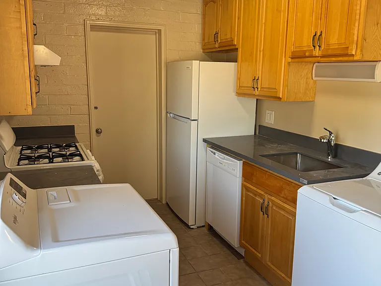 411 Ralston Ave #411 — Photo 5