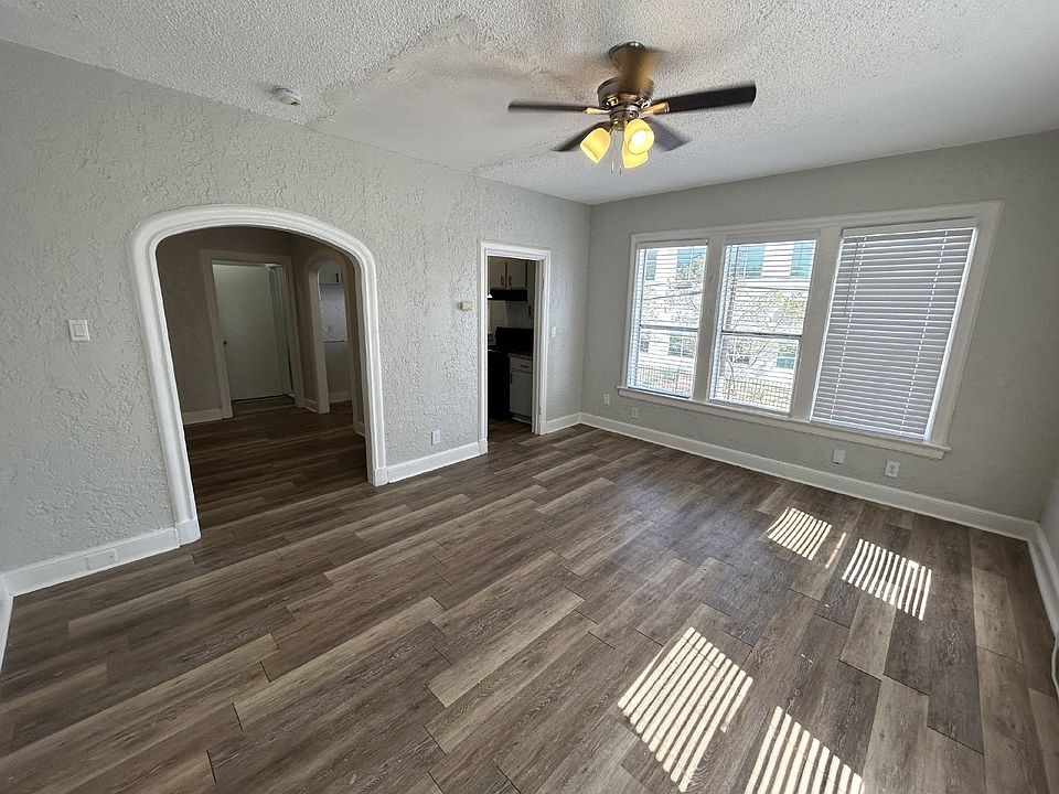 1st image of 1625 McCullough Ave APT 5