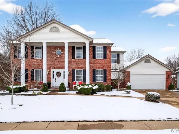 311 Beacon Point Ln, Grover, MO 63040