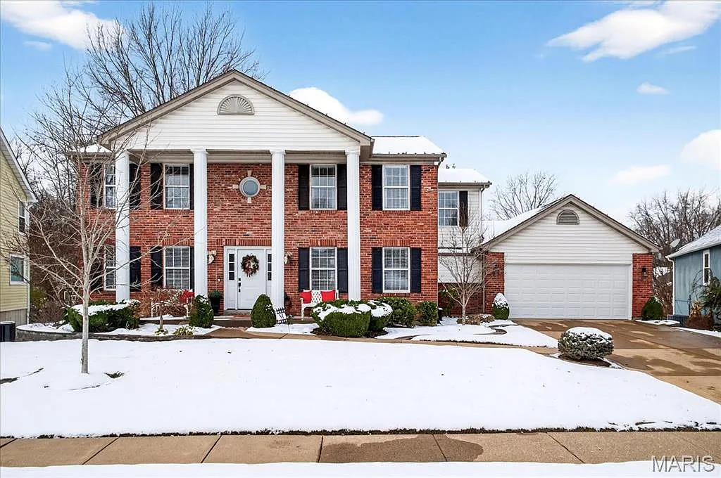 311 Beacon Point Ln photo 1