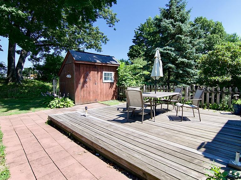 Listing photo 5