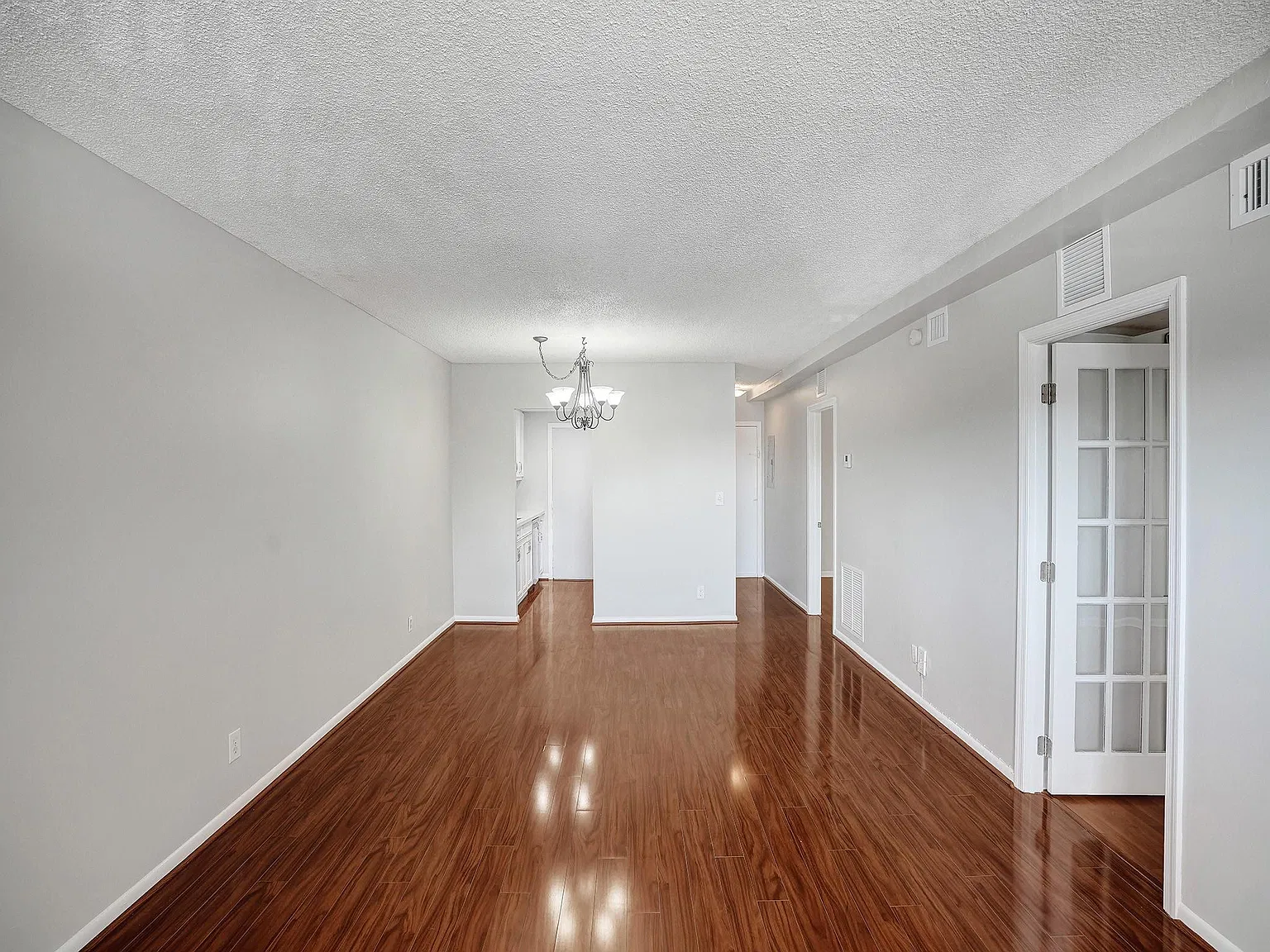 2 bed, 1.0 bath, 756 sqft, $2,495 — Photo 4